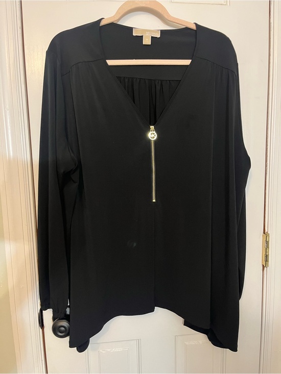 MICHAEL Michael Kors Tops - MICHAEL Michael Kors Black V-Neck Zip-Front Long Sleeve Blouse 3X